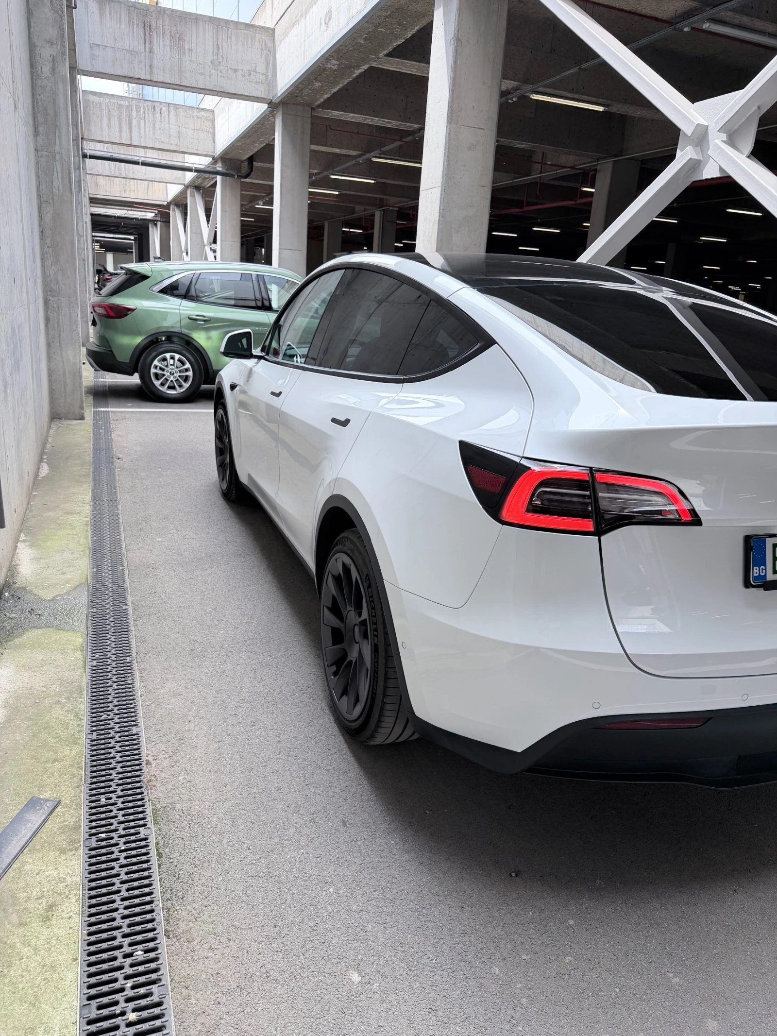 Tesla Model Y Long Range AWD + EAP + Теглич, снимка 3 - Автомобили и джипове - 54944663