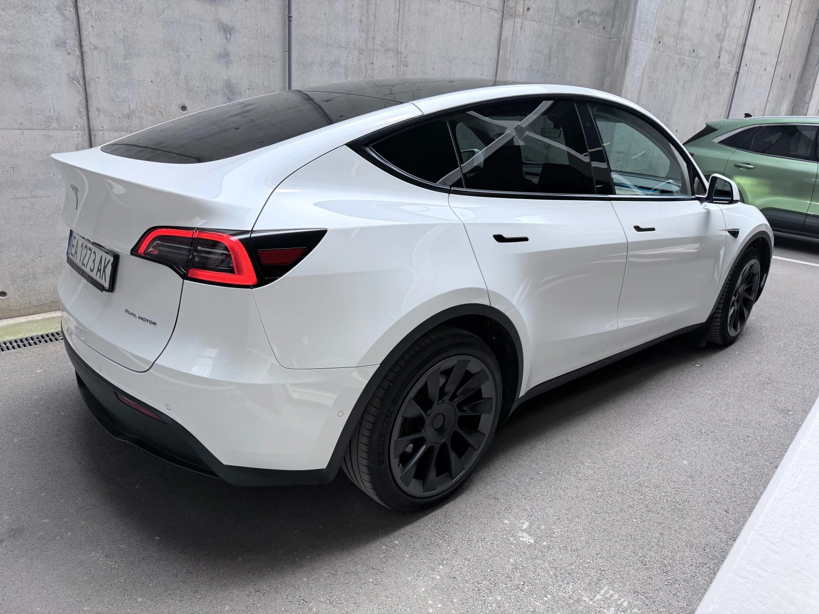 Tesla Model Y Long Range AWD + EAP + Теглич, снимка 4 - Автомобили и джипове - 54944663