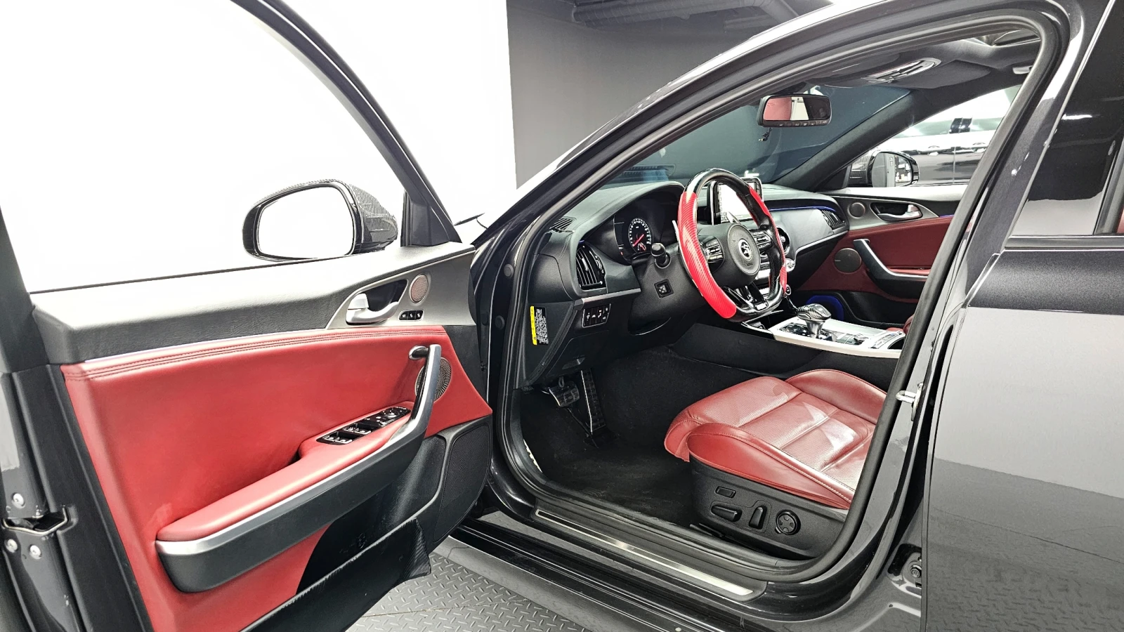 Kia Stinger TURBO GT* AWD* ОБДУХ* DIS* 360* HEAD-UP* КРАЙНА ЦЕ, снимка 9 - Автомобили и джипове - 55042452