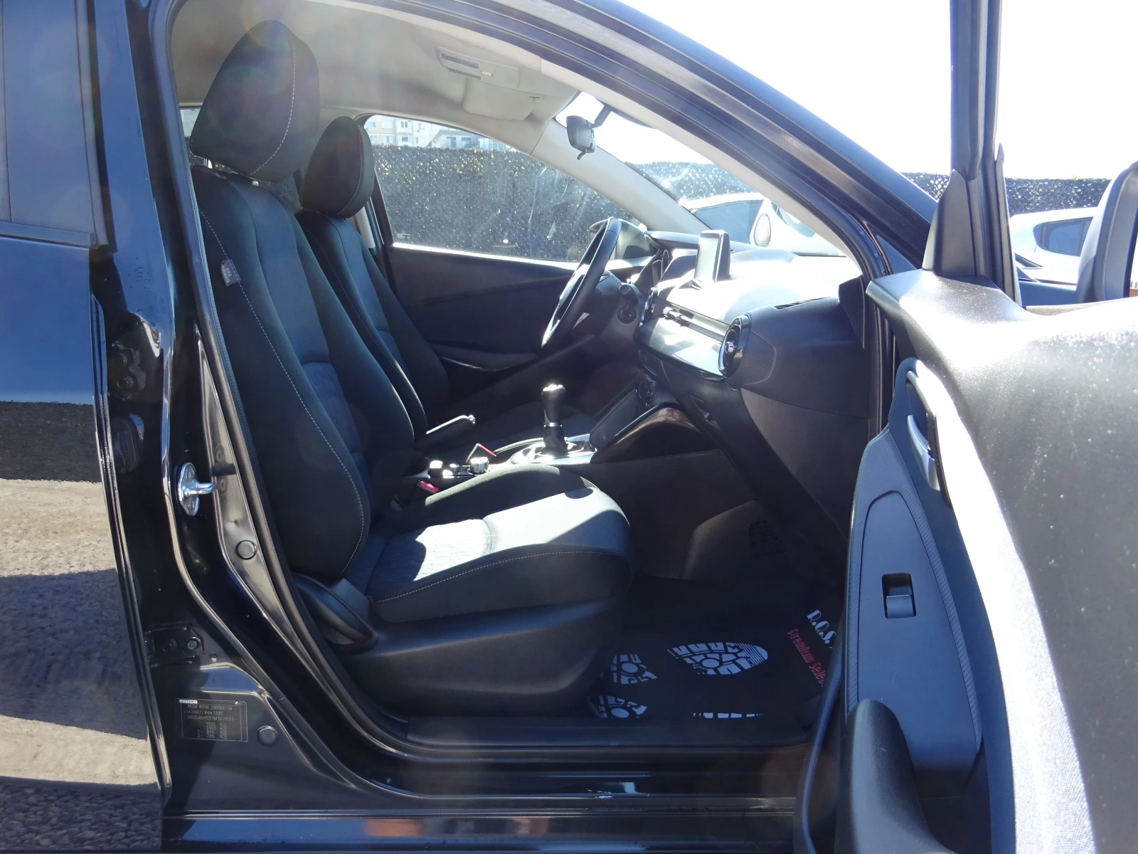 Mazda 2 1.5 Evolve 90cv, снимка 15 - Автомобили и джипове - 55067117