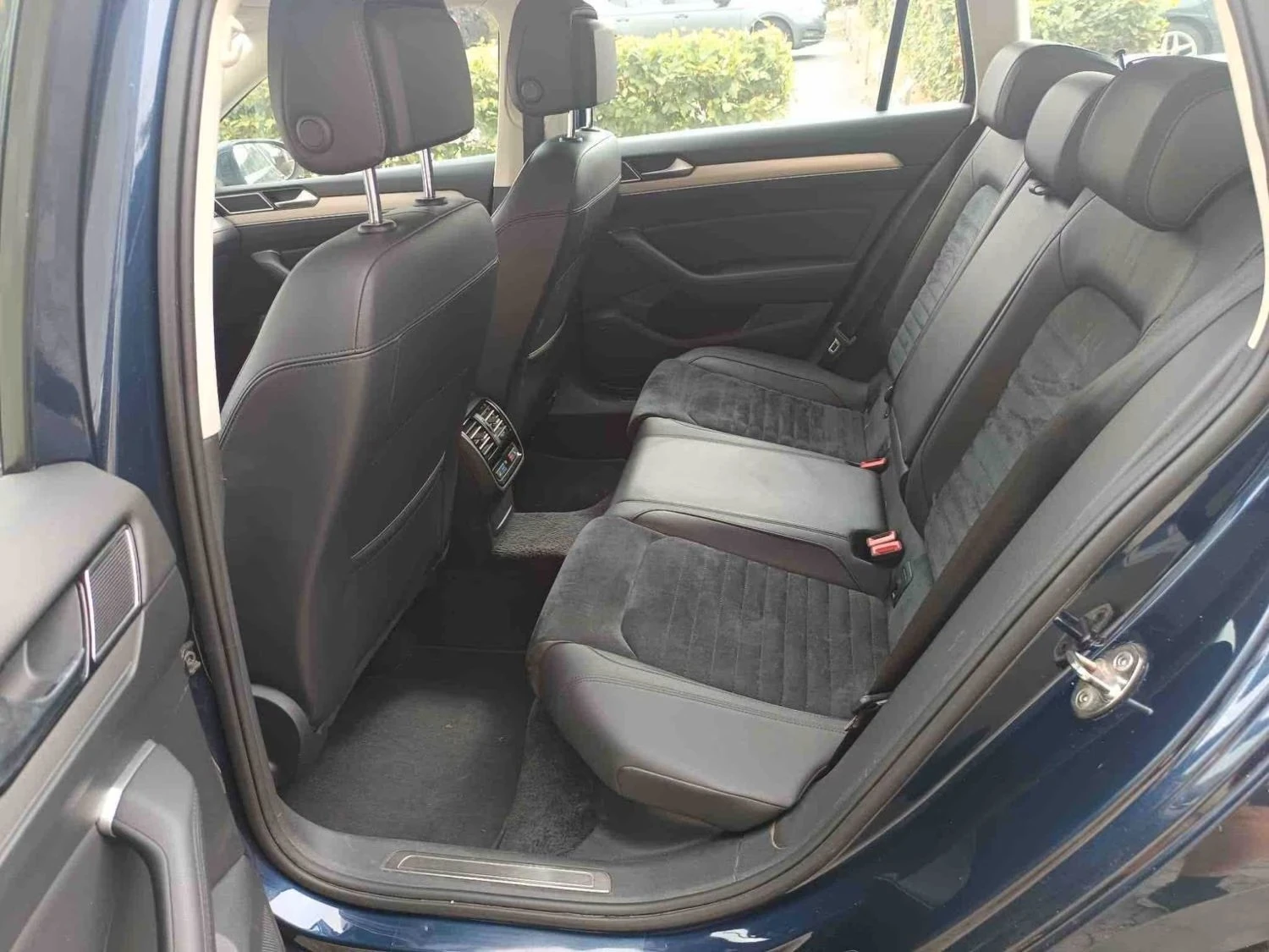 VW Passat Variant Highline, снимка 8 - Автомобили и джипове - 56384255