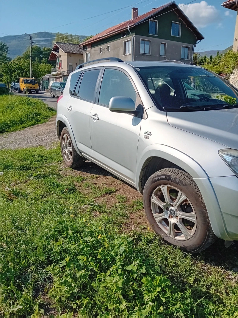 Toyota Rav4 2.2 d-cat, снимка 3 - Автомобили и джипове - 47066860