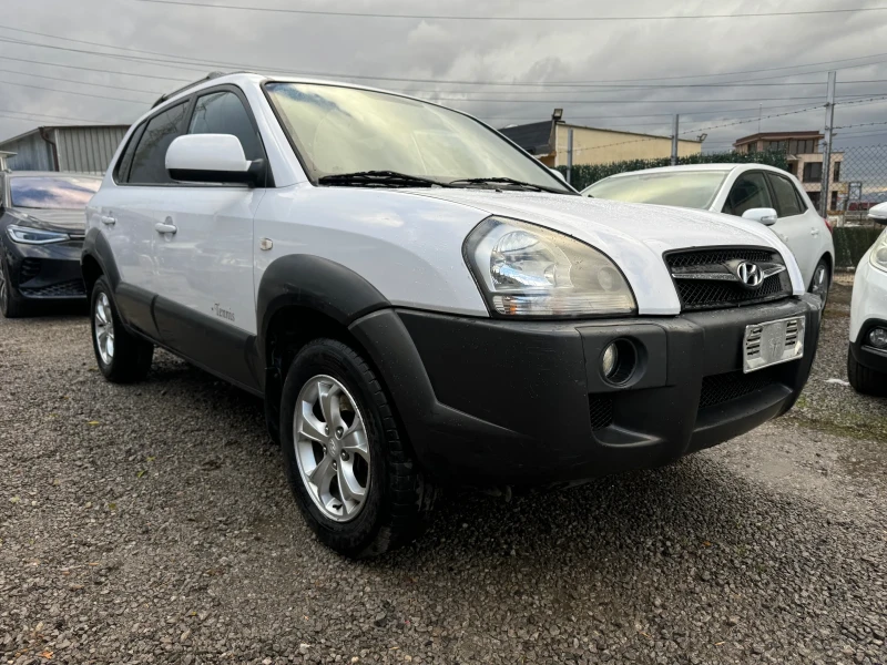 Hyundai Tucson 2.0i 4х4 LPG 140hp-3.2010г-Клима-Кожа-Парктроник, снимка 1 - Автомобили и джипове - 48068677