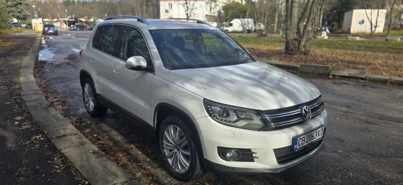 VW Tiguan PERFEKTNO, снимка 2 - Автомобили и джипове - 52493607