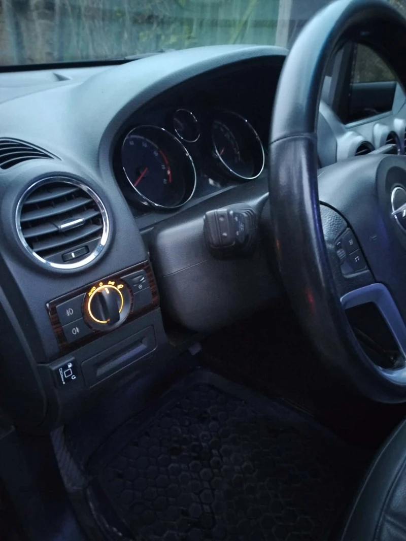 Opel Antara, снимка 8 - Автомобили и джипове - 52504519