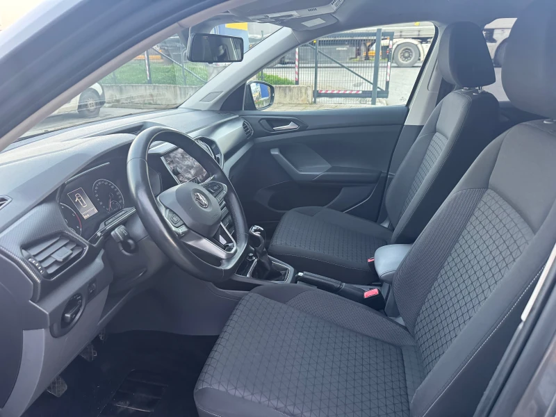 VW T-Cross 1.6 TDI, снимка 10 - Автомобили и джипове - 52652550