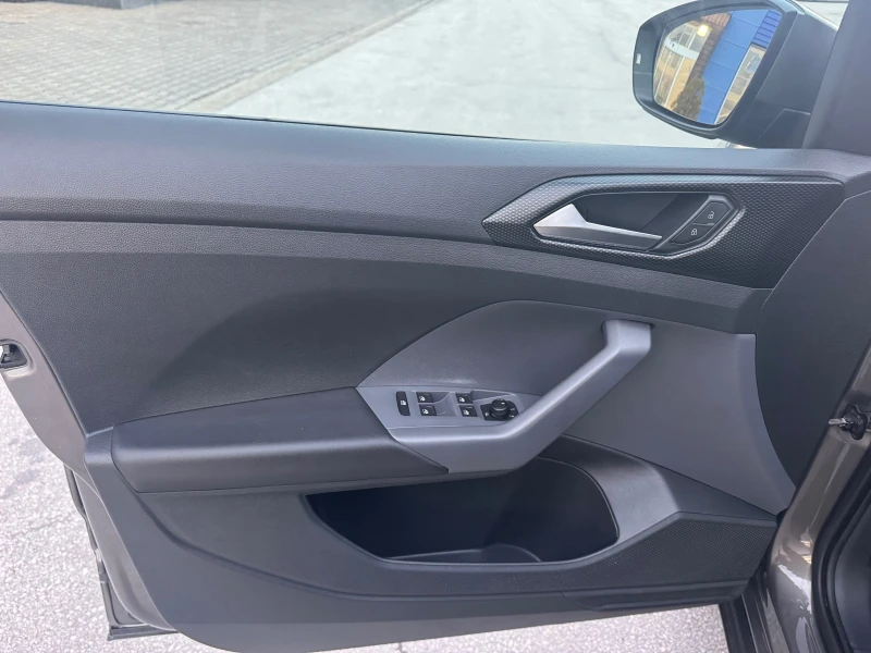 VW T-Cross 1.6 TDI, снимка 14 - Автомобили и джипове - 52652550