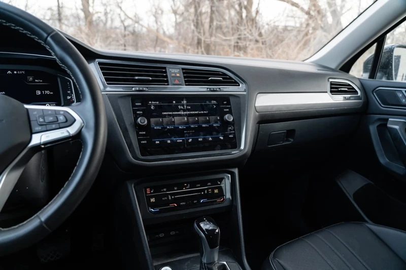 VW Tiguan 2023 Comfortline* CARFAX * БЕЗ ПЪРВОНАЧАЛНА ВНОСКА, снимка 11 - Автомобили и джипове - 52870373