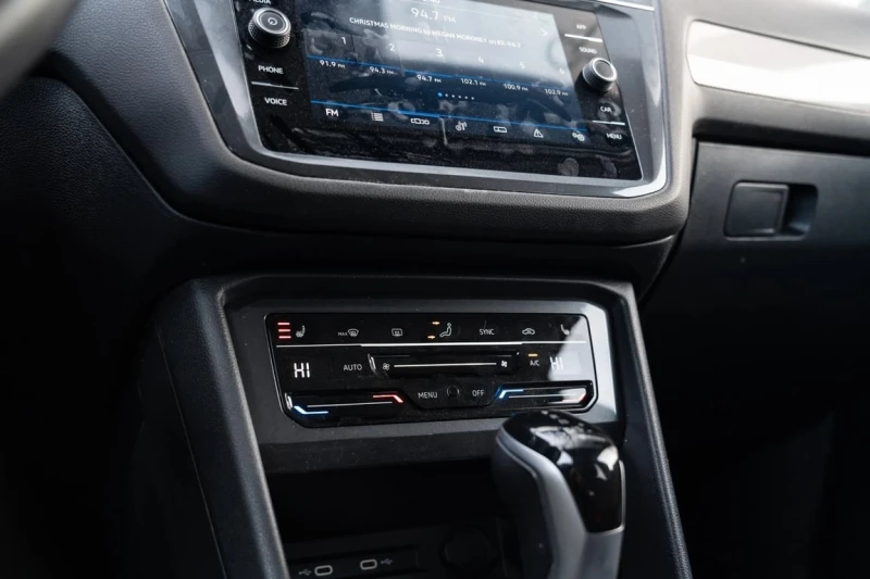 VW Tiguan 2023 Comfortline* CARFAX * БЕЗ ПЪРВОНАЧАЛНА ВНОСКА, снимка 13 - Автомобили и джипове - 52870373