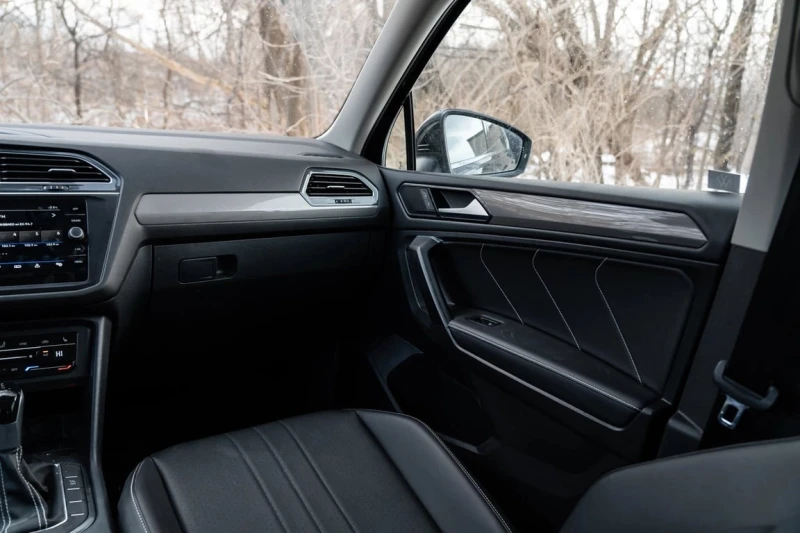 VW Tiguan 2023 Comfortline* CARFAX * БЕЗ ПЪРВОНАЧАЛНА ВНОСКА, снимка 16 - Автомобили и джипове - 52870373