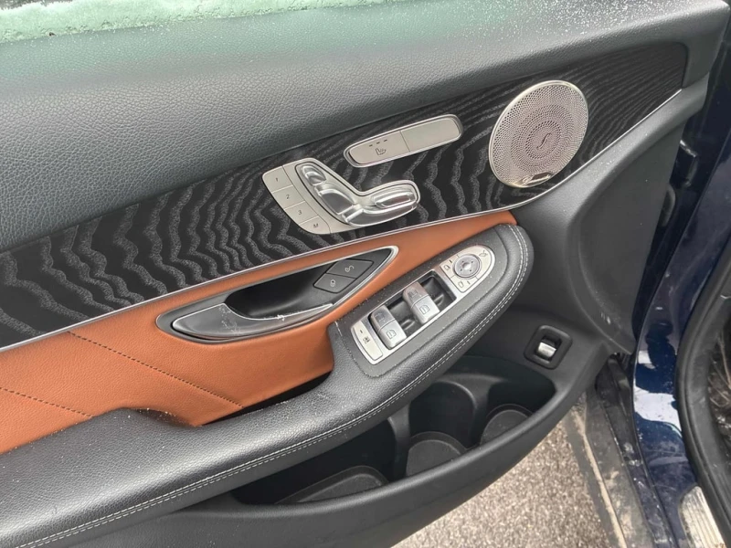 Mercedes-Benz GLC * 300 * CARFAX * БЕЗ ПЪРВОНАЧАЛНА ВНОСКА, снимка 11 - Автомобили и джипове - 52956514