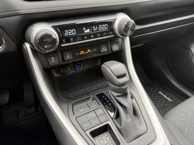 Toyota Rav4 2.5 XLE AWD, снимка 16 - Автомобили и джипове - 53523457