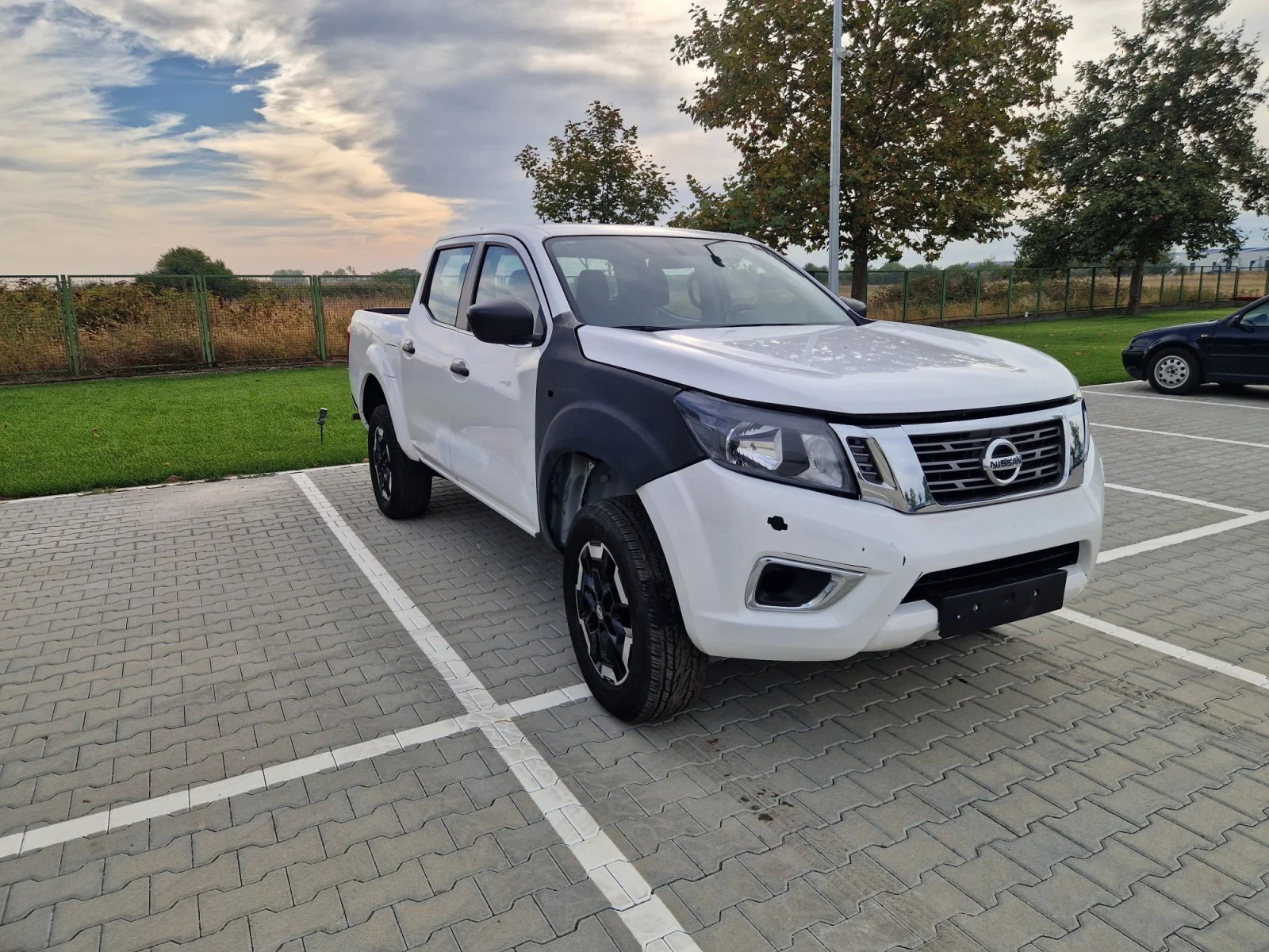 Nissan Navara Джип, снимка 2 - Автомобили и джипове - 56588742