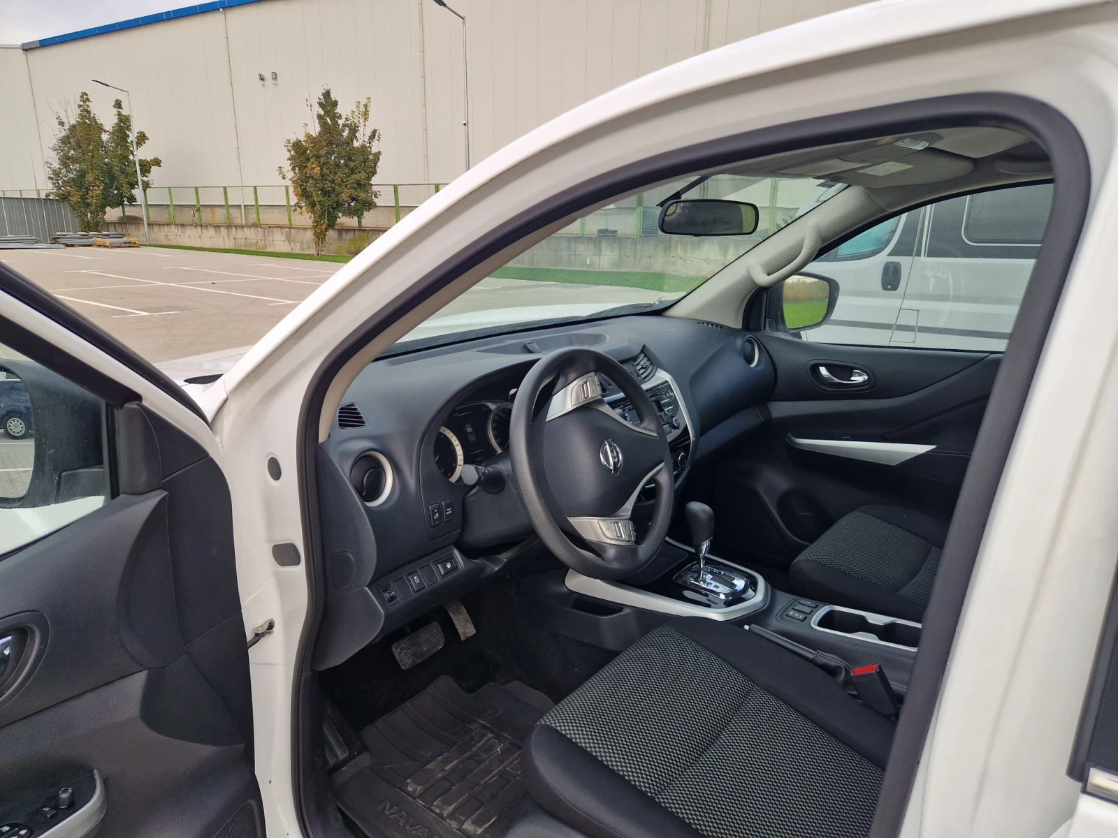 Nissan Navara Джип, снимка 3 - Автомобили и джипове - 56588742