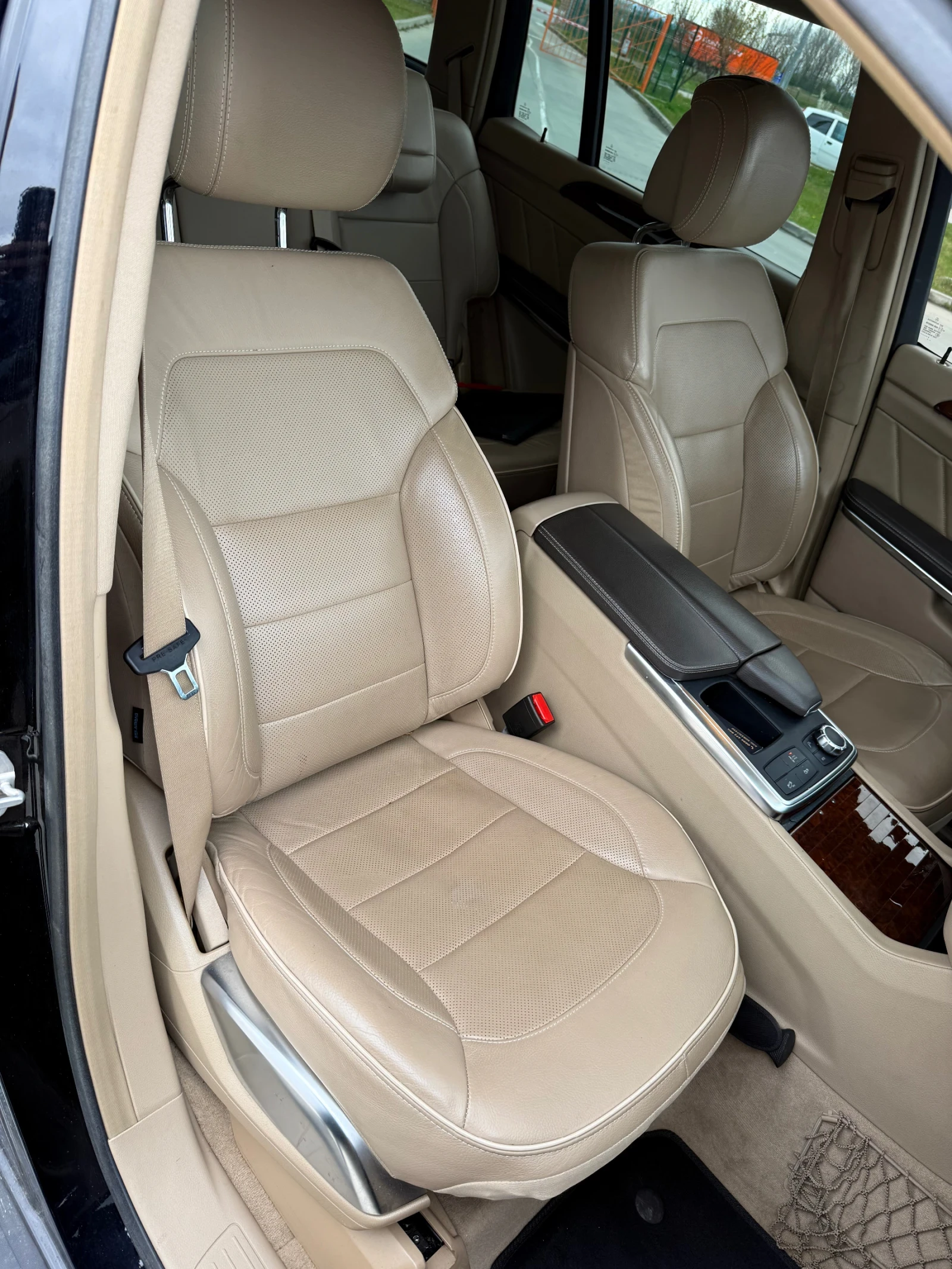 Mercedes-Benz GL 550 4, 7, снимка 17 - Автомобили и джипове - 54237515