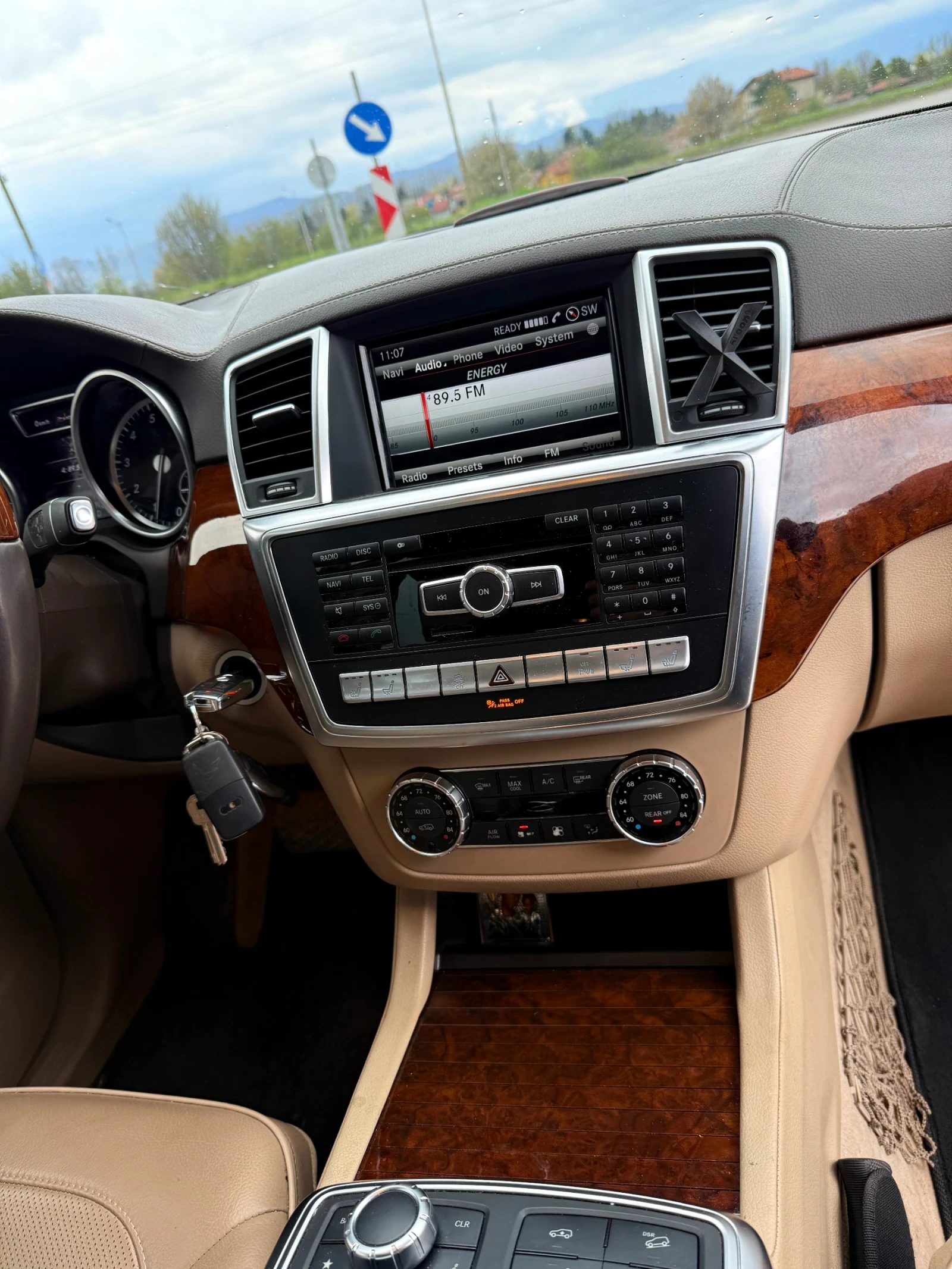 Mercedes-Benz GL 550 4, 7, снимка 15 - Автомобили и джипове - 54237515