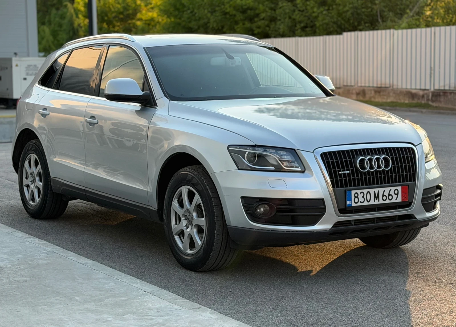 Audi Q5 2.0TDI/quattro/pano/navi/podgrev/koja, снимка 7 - Автомобили и джипове - 54430006