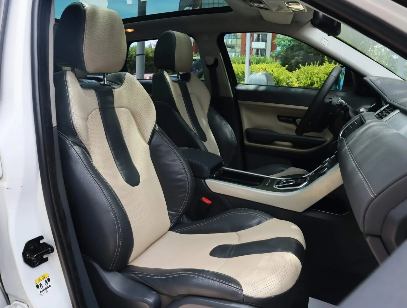 Land Rover Range Rover Evoque SD4/AWD/Dynamic/Meridian/Пано/Recaro/Memory/PDC, снимка 8 - Автомобили и джипове - 55073574