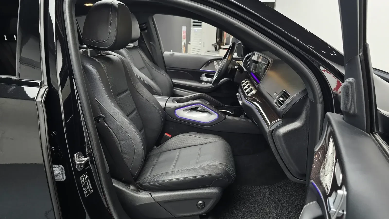 Mercedes-Benz GLE 400 4MATIC COUPE AMG PACK| BURMESTER| DISTRONIC| ПАНO , снимка 5 - Автомобили и джипове - 55145230