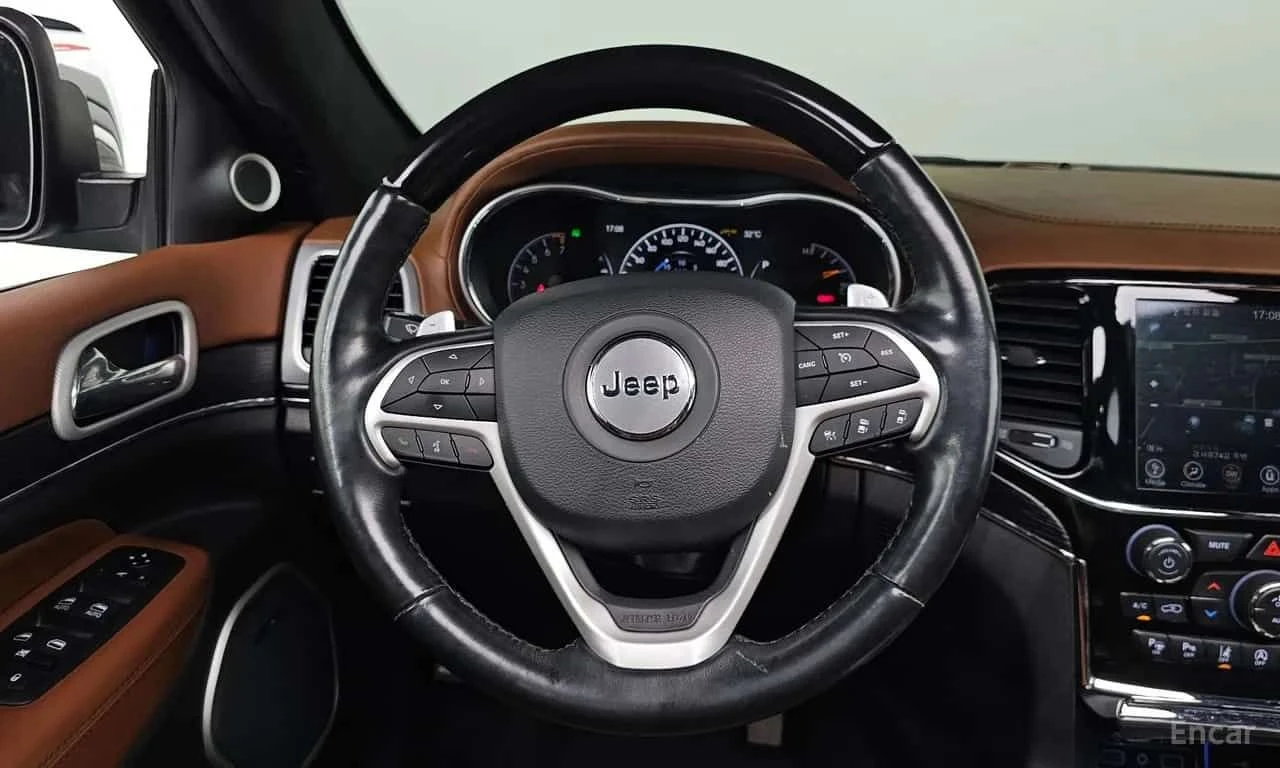Jeep Cherokee 3.6 Summit * ДИСТРОНИК/ОБДУХ/ФИНАНСИРАНЕ, снимка 13 - Автомобили и джипове - 55565909