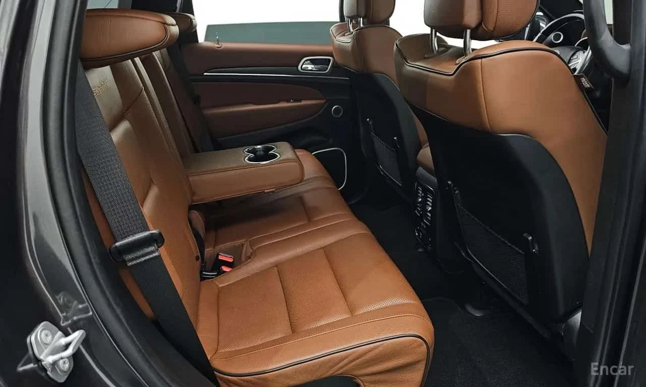 Jeep Cherokee 3.6 Summit * ДИСТРОНИК/ОБДУХ/ФИНАНСИРАНЕ, снимка 11 - Автомобили и джипове - 55565909
