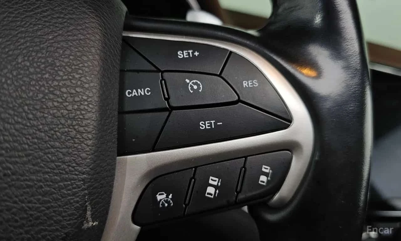Jeep Cherokee 3.6 Summit * ДИСТРОНИК/ОБДУХ/ФИНАНСИРАНЕ, снимка 16 - Автомобили и джипове - 55565909