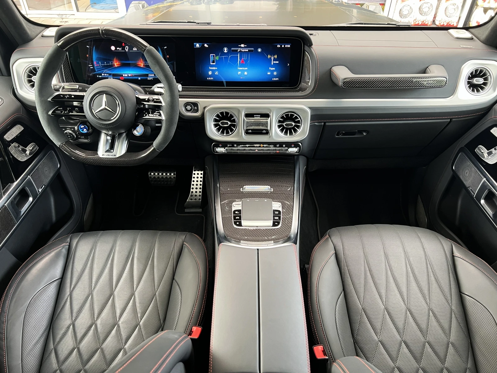 Mercedes-Benz G 63 AMG CARBON / MANUFAKTUR / SUPERIOR / PANO / BURM / 360, снимка 10 - Автомобили и джипове - 56196042