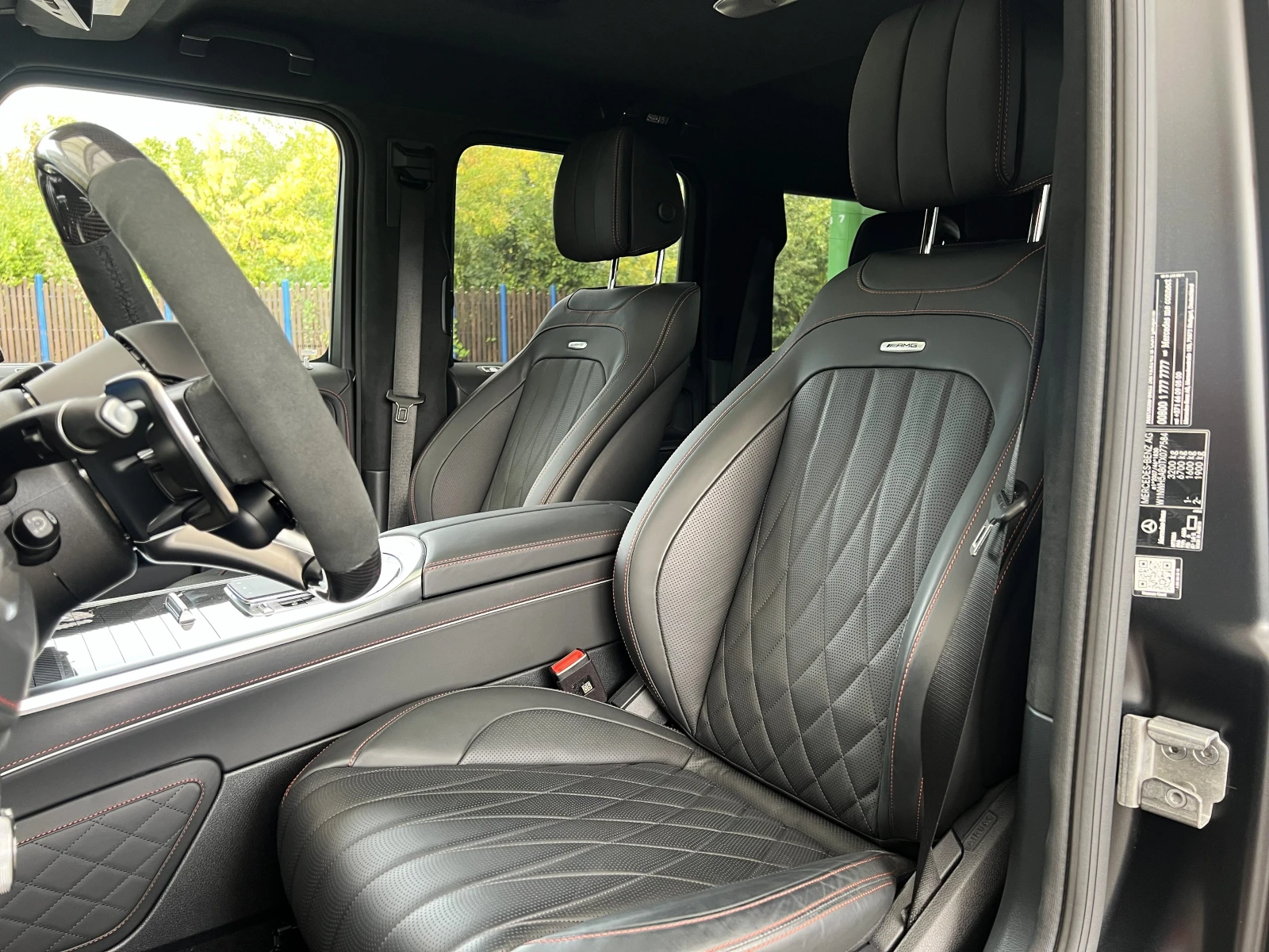 Mercedes-Benz G 63 AMG CARBON / MANUFAKTUR / SUPERIOR / PANO / BURM / 360, снимка 9 - Автомобили и джипове - 56196042
