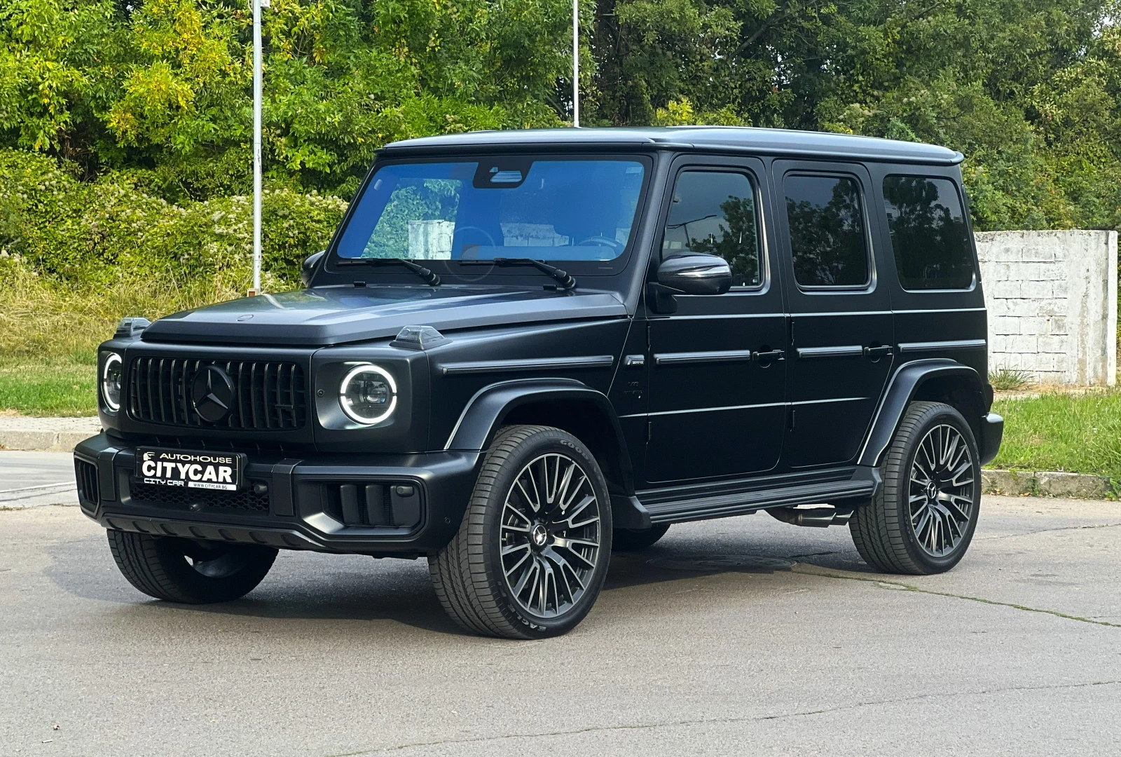 Mercedes-Benz G 63 AMG CARBON / MANUFAKTUR / SUPERIOR / PANO / BURM / 360, снимка 3 - Автомобили и джипове - 56196042
