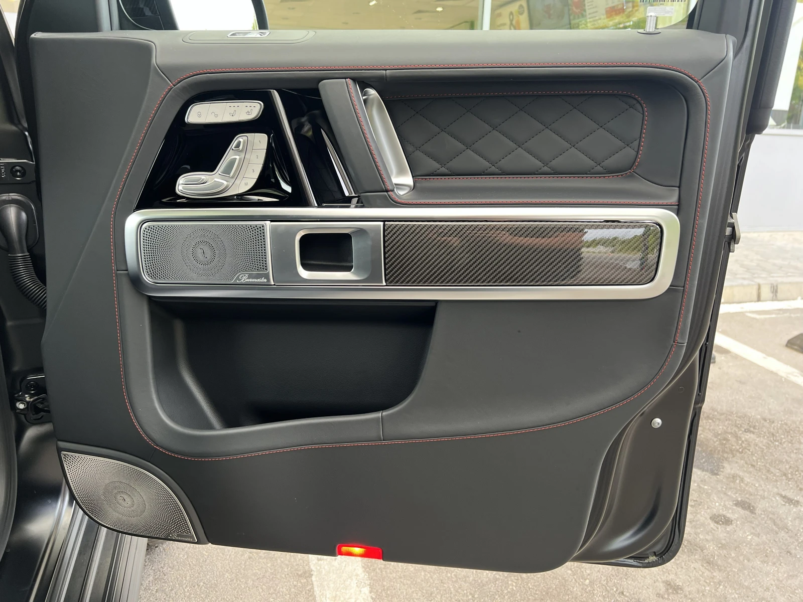 Mercedes-Benz G 63 AMG CARBON / MANUFAKTUR / SUPERIOR / PANO / BURM / 360, снимка 14 - Автомобили и джипове - 56196042