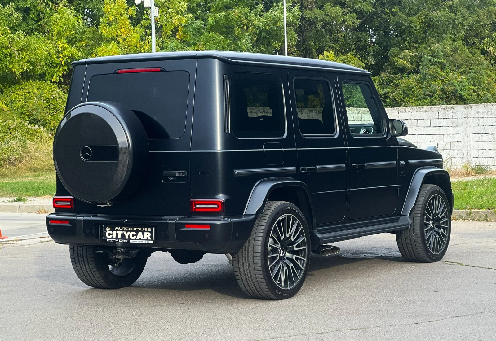 Mercedes-Benz G 63 AMG CARBON / MANUFAKTUR / SUPERIOR / PANO / BURM / 360, снимка 6 - Автомобили и джипове - 56196042