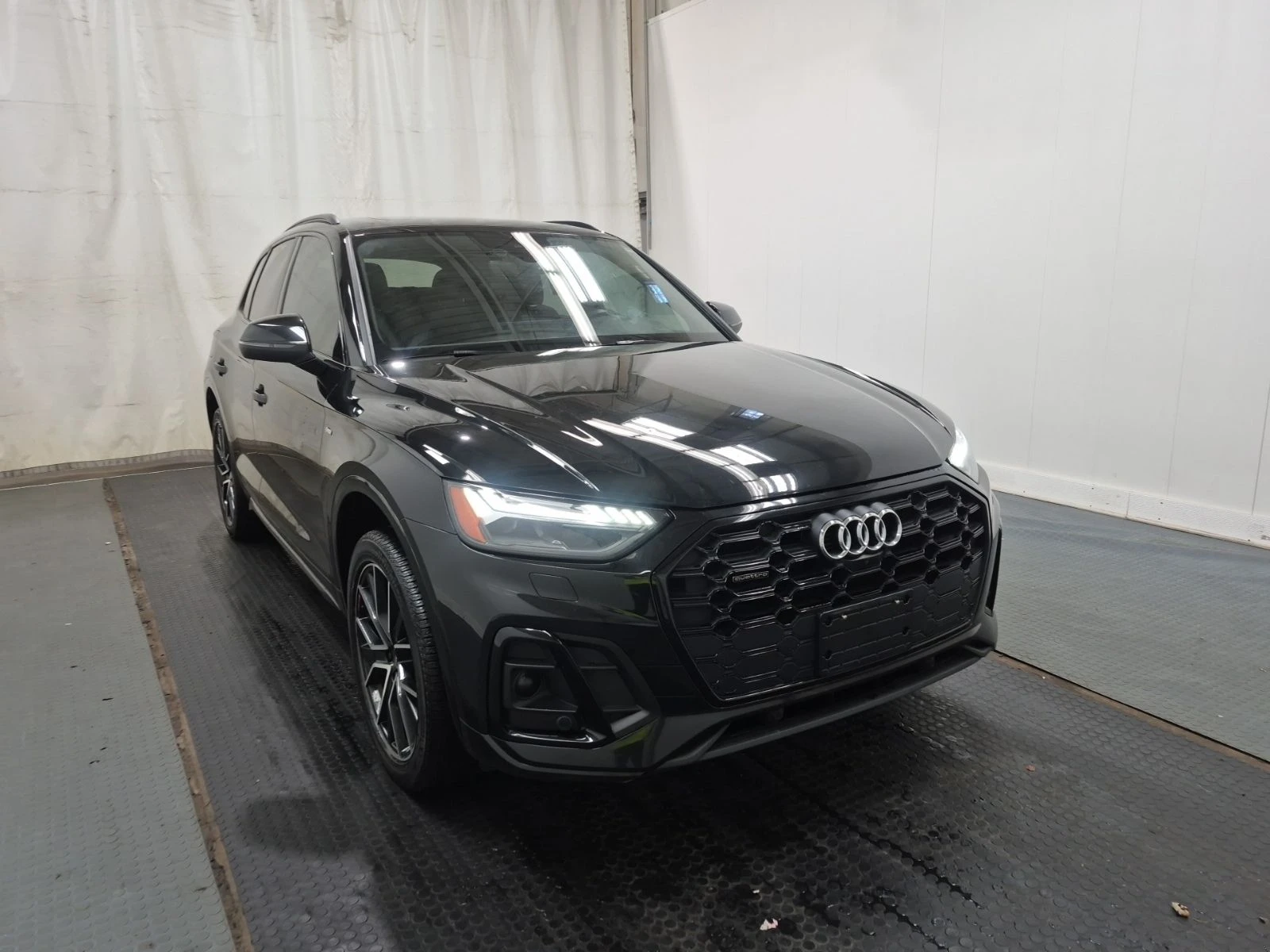 Audi Q5 TECHNIK* Matrix LED* Bang & Olufsen* , снимка 2 - Автомобили и джипове - 56747769