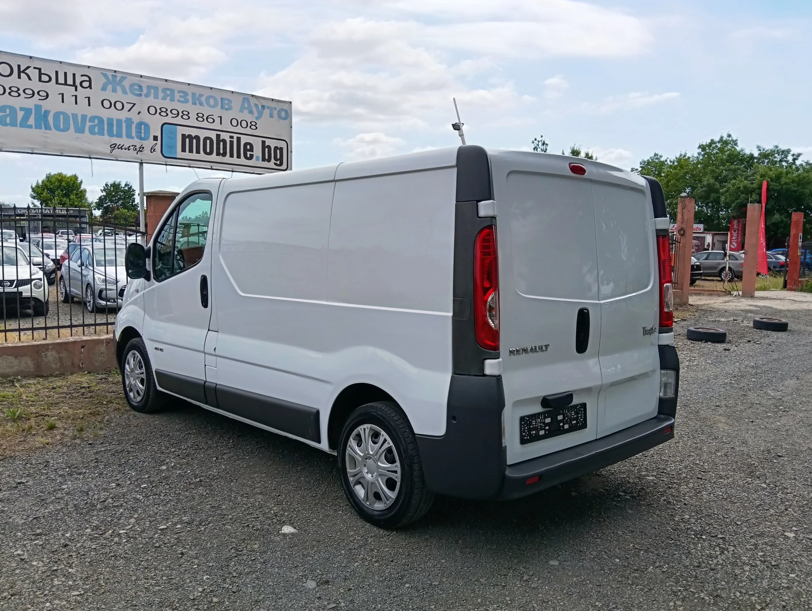 Renault Trafic 2.0 DCI, снимка 5 - Бусове и автобуси - 54881017
