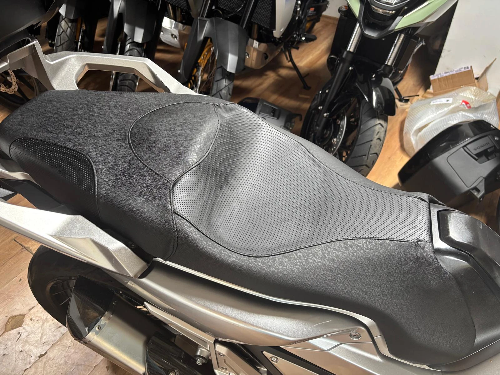 Honda X-ADV 750 ABS+ TRC + �krapovic ����� 2018-2020 | Mobile.bg � ����������� 4