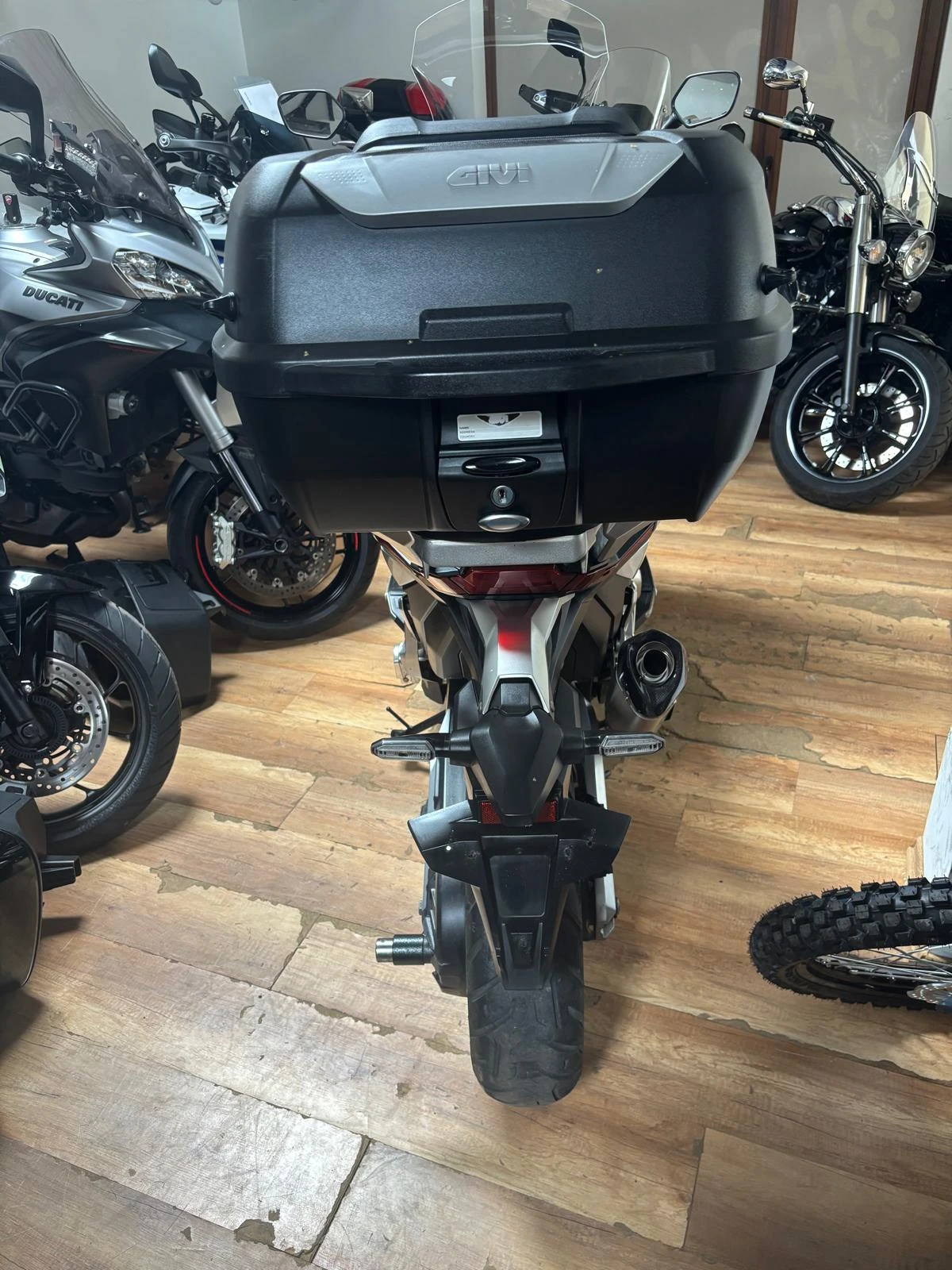 Honda X-ADV 750 ABS+ TRC + �krapovic ����� 2018-2020 | Mobile.bg � ����������� 9
