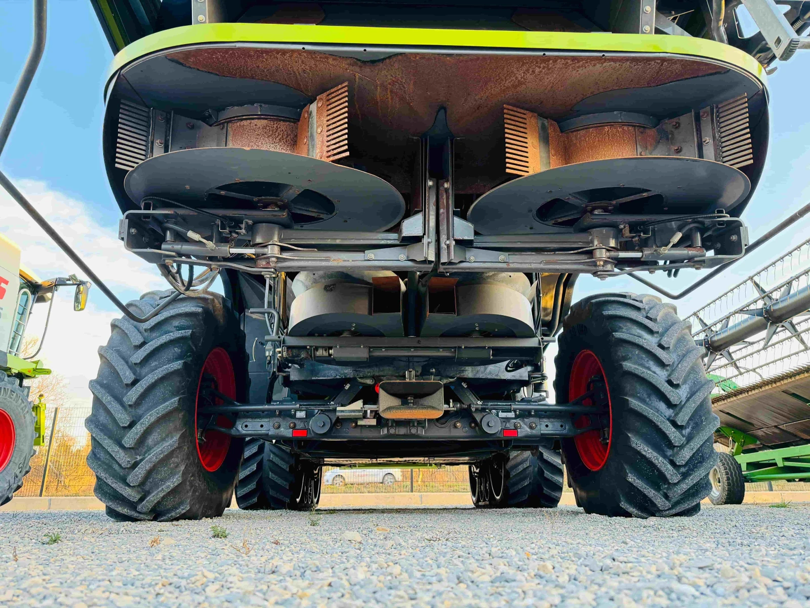 Комбайн Claas LEXION 770 TERRA TRAC + V 1050 - изображение 10
