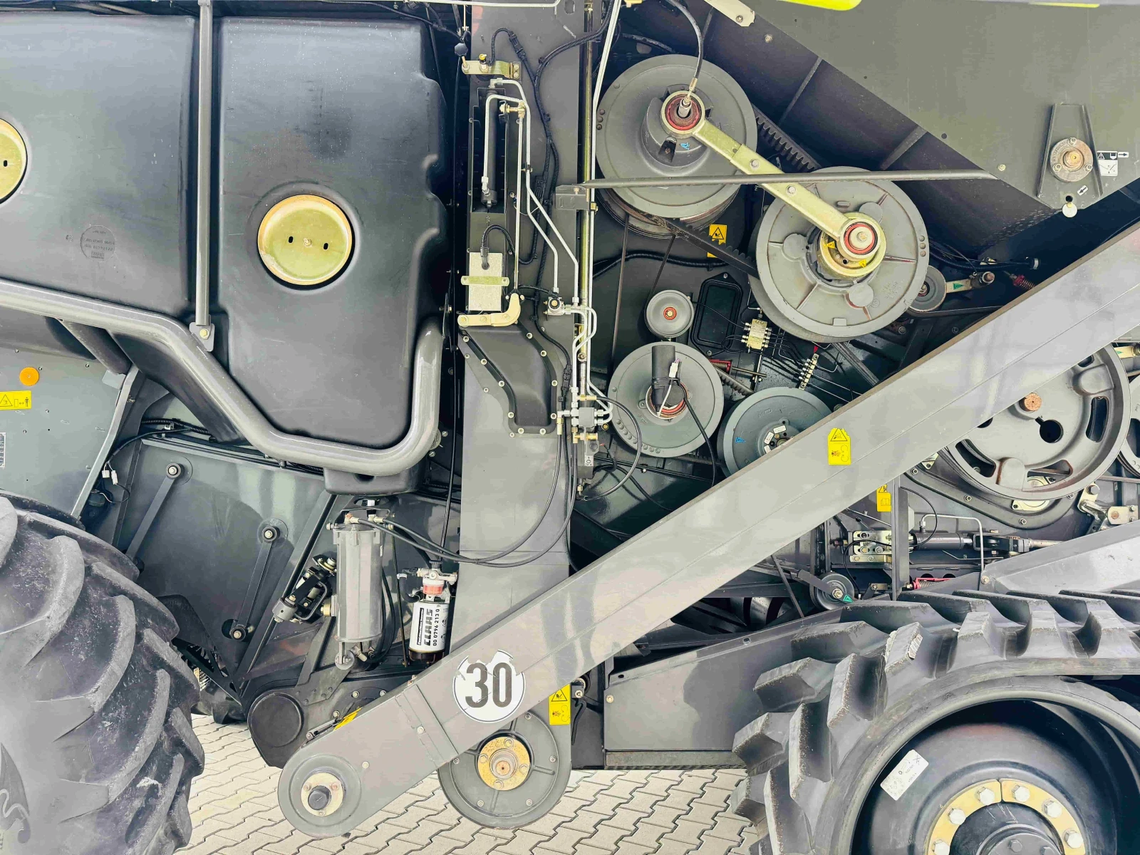 Комбайн Claas LEXION 770 TERRA TRAC + V 1050 - изображение 7