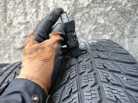 Гуми Зимни 235/55R18, снимка 4