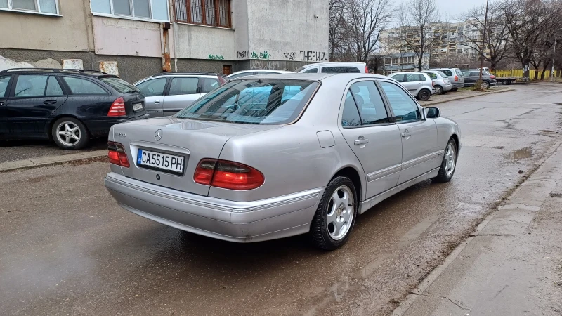 Mercedes-Benz E 270, снимка 4 - Автомобили и джипове - 48450609