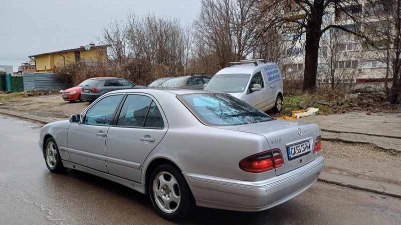 Mercedes-Benz E 270, снимка 6 - Автомобили и джипове - 48450609