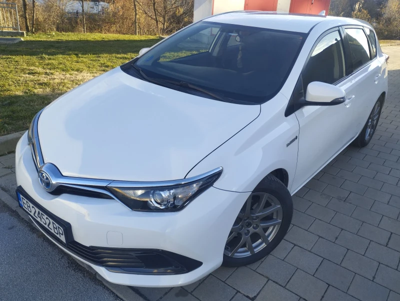 Toyota Auris 1.8 hybrid реални км, снимка 2 - Автомобили и джипове - 48758514