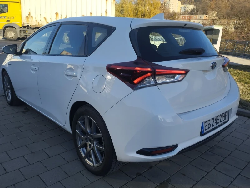 Toyota Auris 1.8 hybrid реални км, снимка 8 - Автомобили и джипове - 48758514