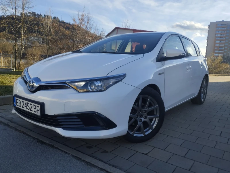 Toyota Auris 1.8 hybrid реални км, снимка 1 - Автомобили и джипове - 48758514