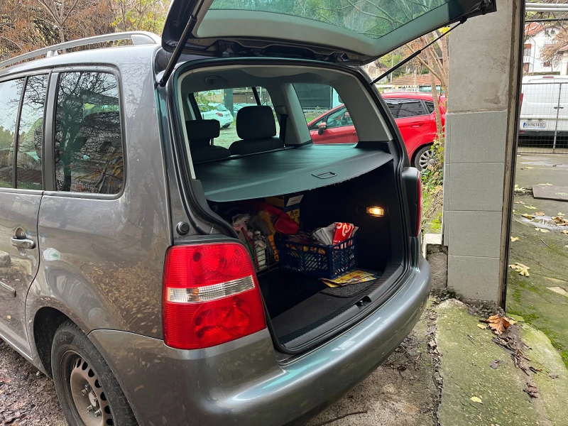 VW Touran, снимка 5 - Автомобили и джипове - 52524897