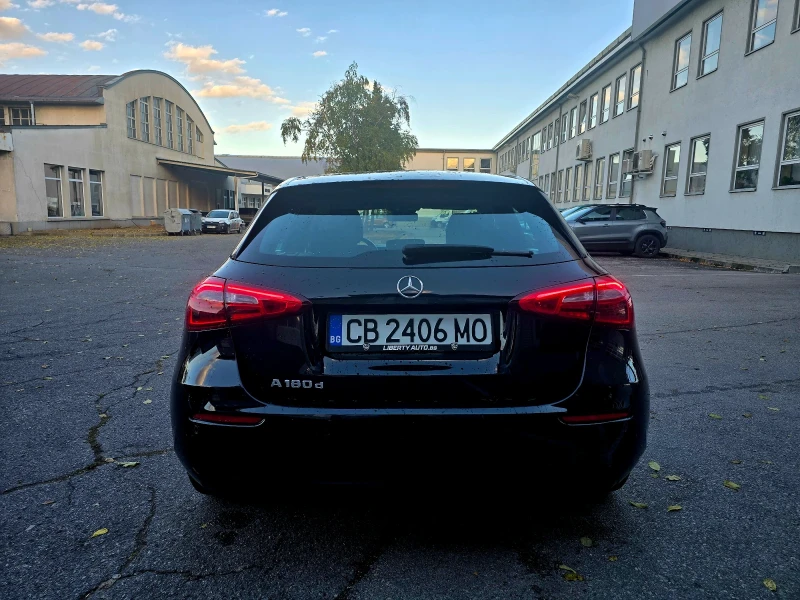 Mercedes-Benz A 180 Progressive / Digital MBUX, снимка 4 - Автомобили и джипове - 52807430