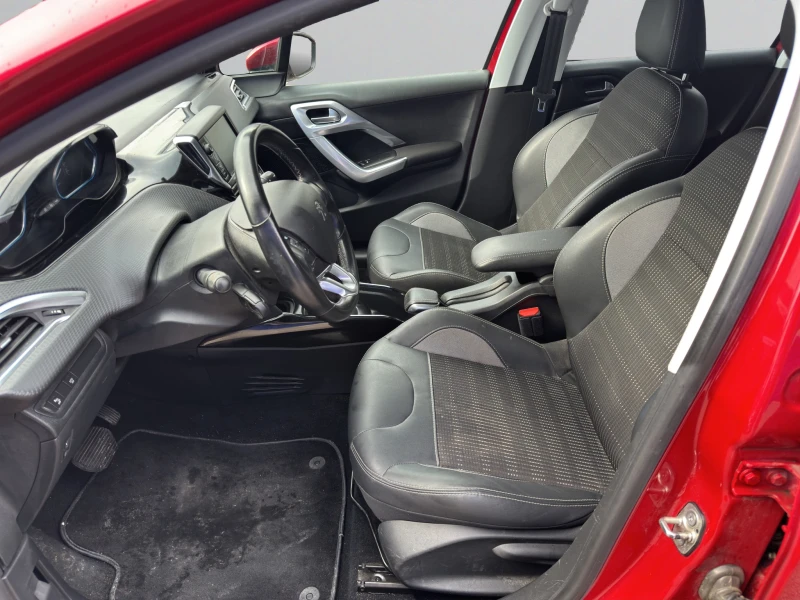 Peugeot 2008 1.2 PureTech Allure, снимка 10 - Автомобили и джипове - 53455641