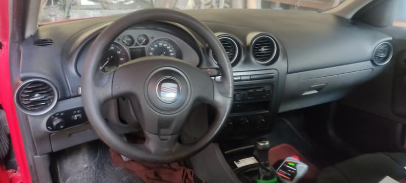 Seat Ibiza   1.2 12v, снимка 4 - Автомобили и джипове - 46038897
