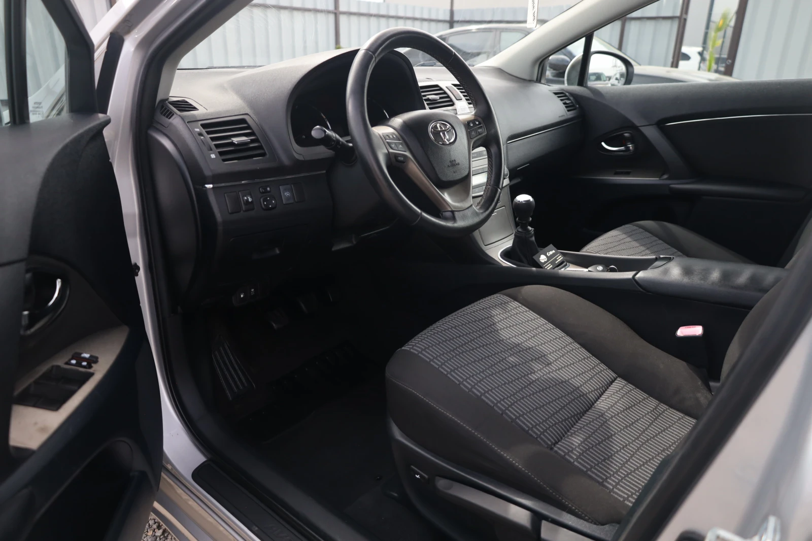 Toyota Avensis 2.0 D-4D 126.. 6sp  . MY11 iCar | Mobile.bg   11