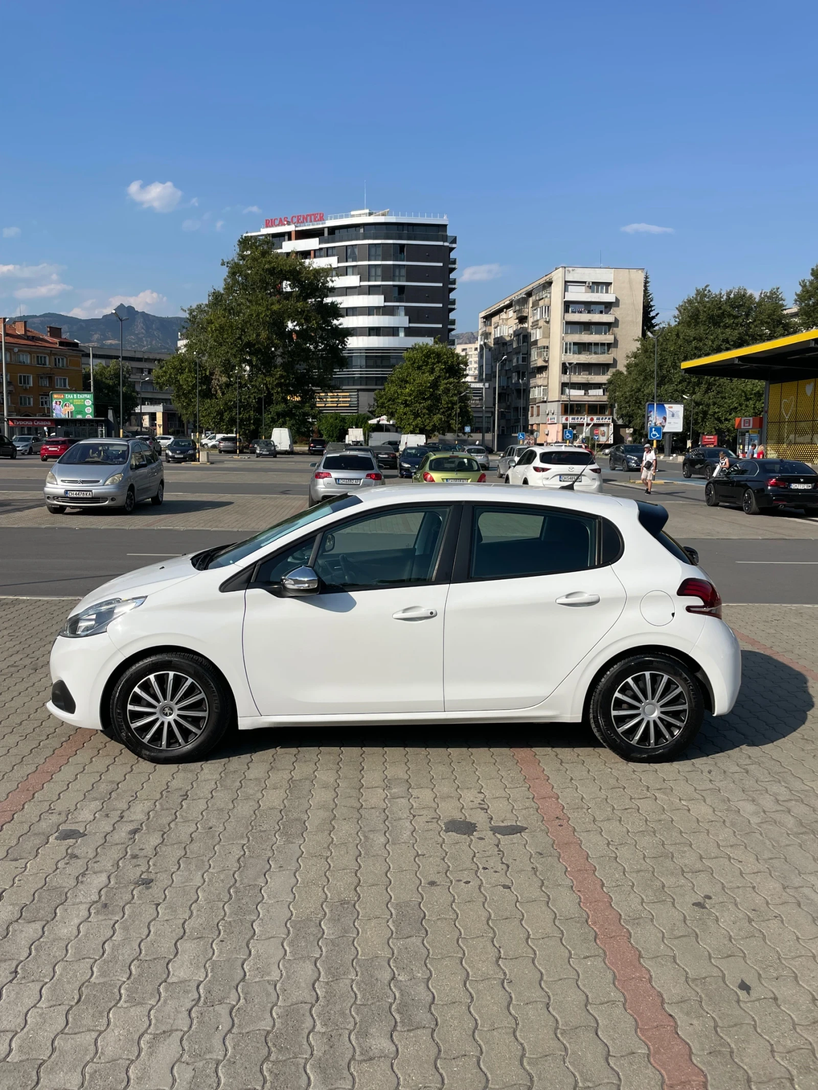 Peugeot 208  - изображение 3