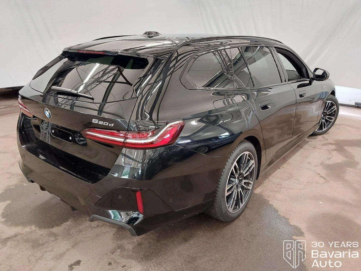 BMW 520 d xDrive Touring M Sport Paket - изображение 3